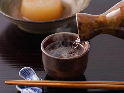 Cách uống rượu Sake tuyệt vời nhất 